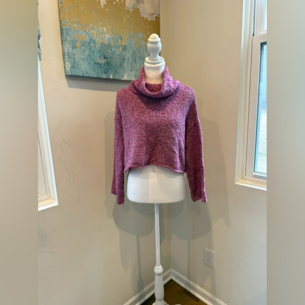 Cozy Cropped Turtleneck Sweater - Pink